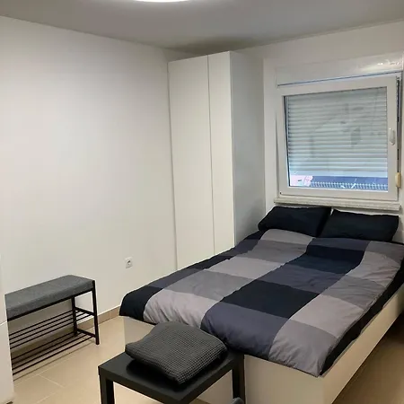 Appartement With Parking Space - 27715 Pula